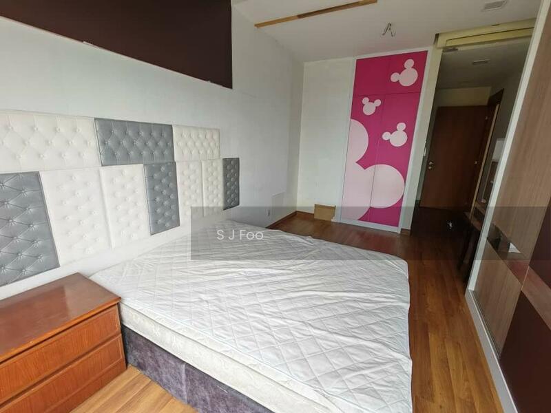 Central Park condominium - 5