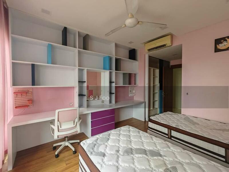 Central Park condominium - 5