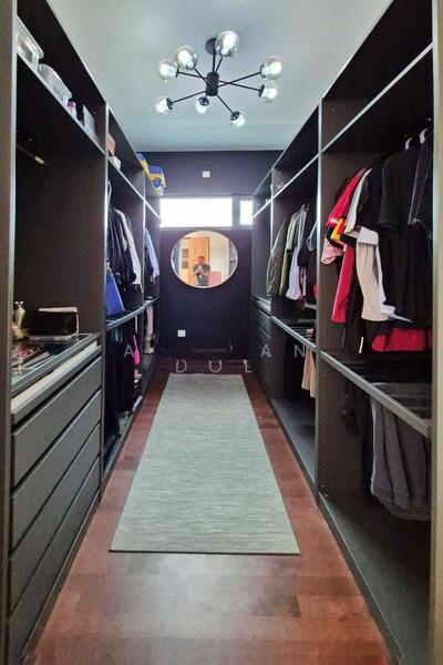 The Eighth, Elmina Green - 4