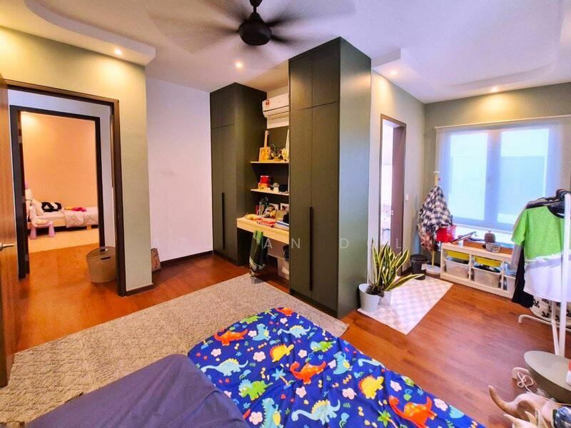 The Eighth, Elmina Green - 5