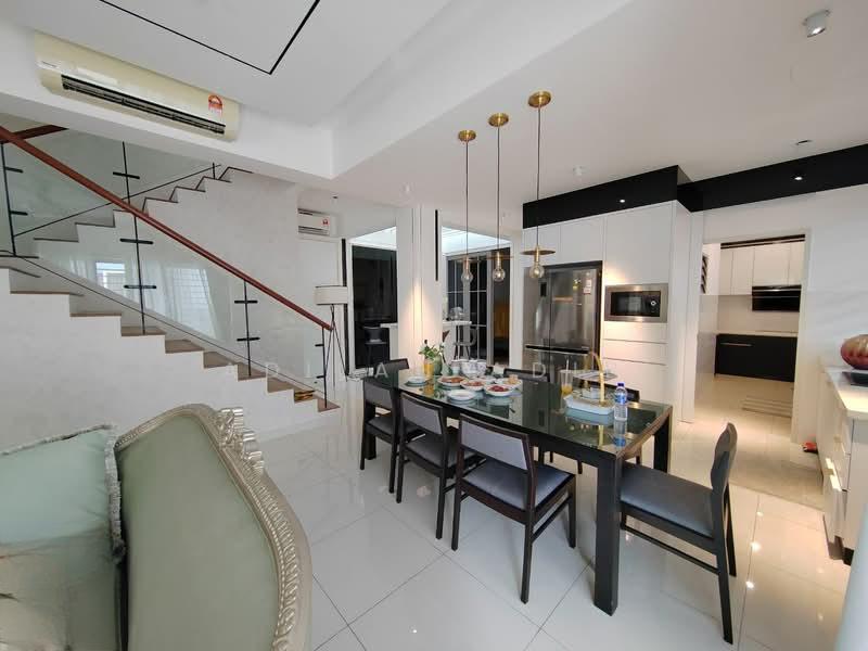 Tropicana Heights - 2