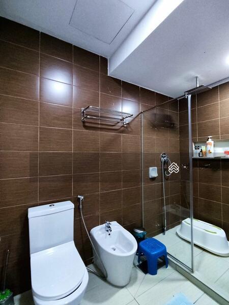 Semi-D house at SS3 - 4