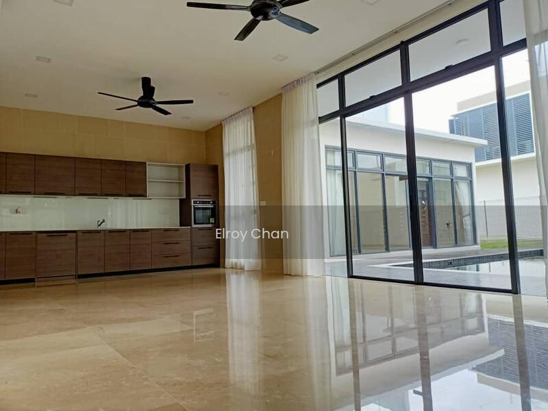 Noble Park Grand Pool Villas East Ledang - 3