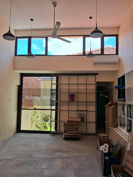 Jalan Loh Boon Siew - 1