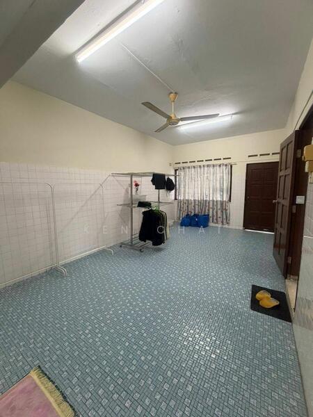 1.5 storey semid@ serena park - 5