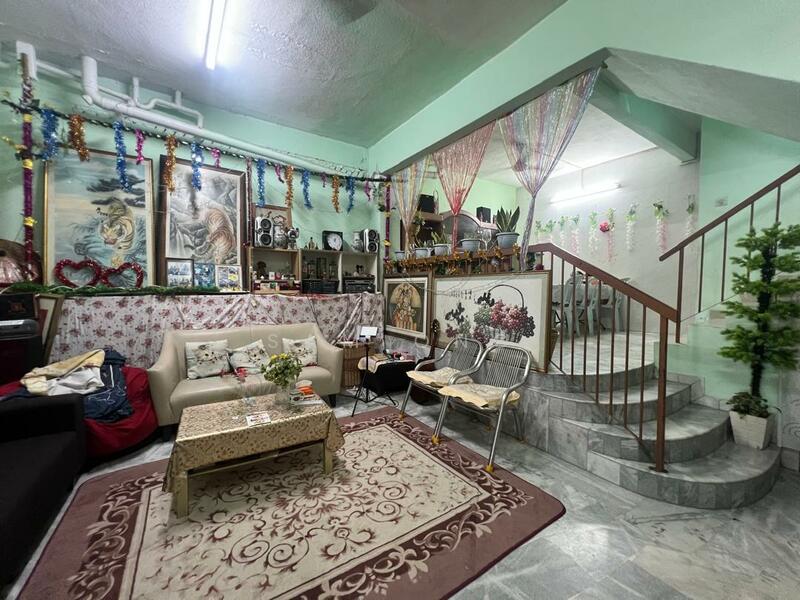 Taman Putra Indah - 1