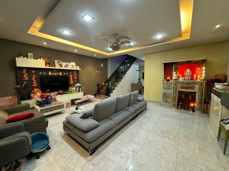 4 Bedrooms 1.5-storey Terraced House - 1