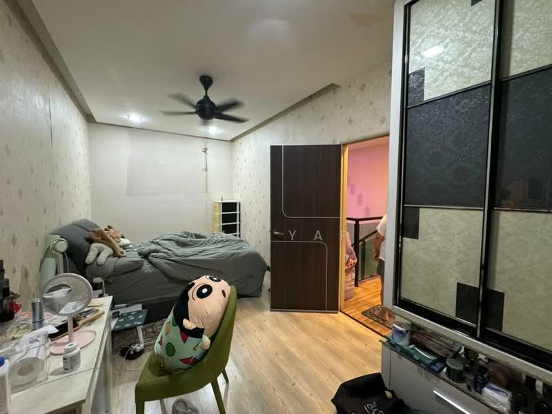 4 Bedrooms 1.5-storey Terraced House - 3