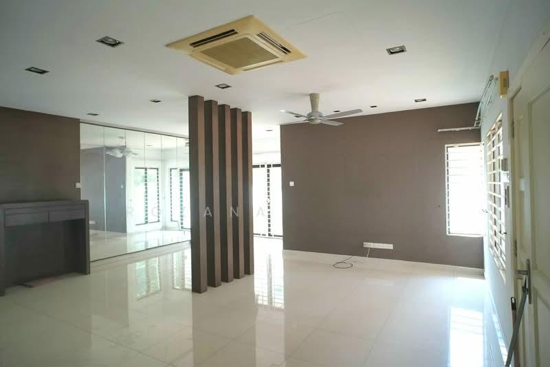 CORNER LOT - 2.5 STOREY SUPER LINK MUTIARA INDAH, PUCHONG - 3
