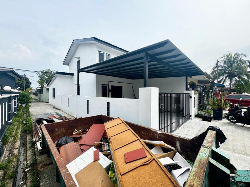 End Lot Double Storey Taman Sri Tanjung Semenyih - 4