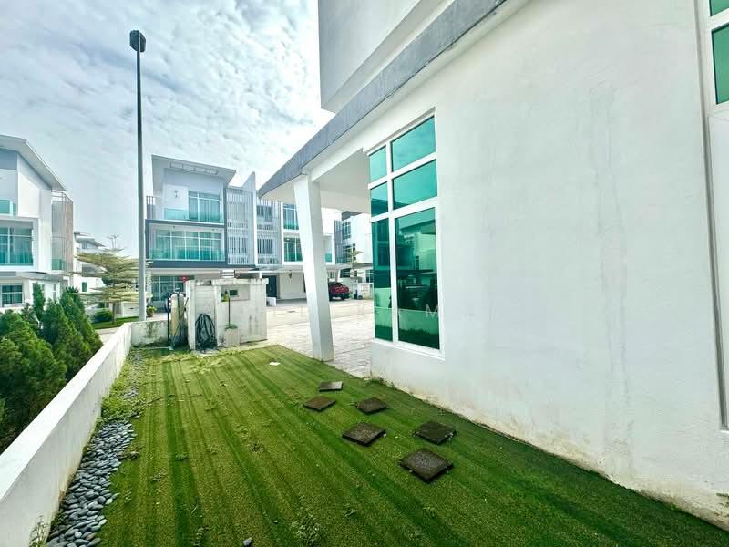Clover @ Garden Residence - 3