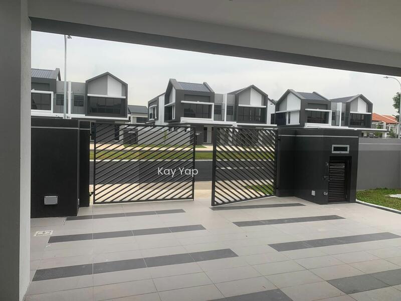 Semi-D house at Alam Impian - 1