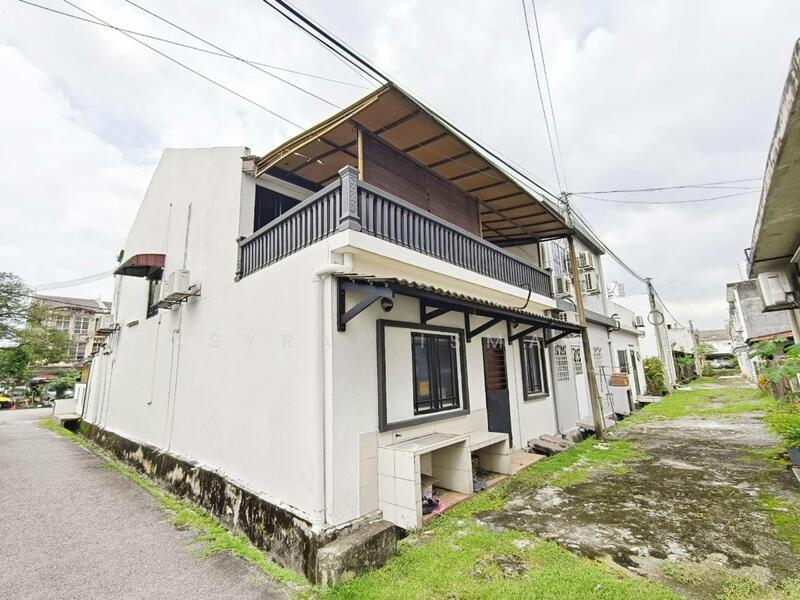 Fully Renovated End Lot Double Storey Terrace | Open Facing | Bandar Bukit Tinggi 1, Klang - 3