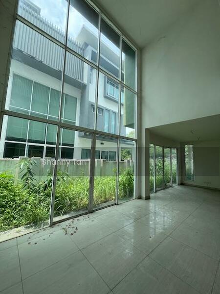 Surian Tropika, Bandar Sungai Long - 5