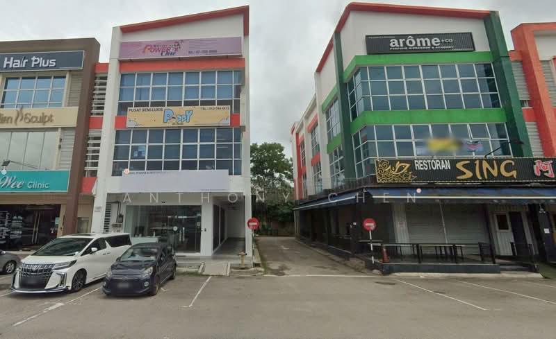 Jalan Mutiara 2 Taman Mount Austin 3 Storey shop for sale - 5