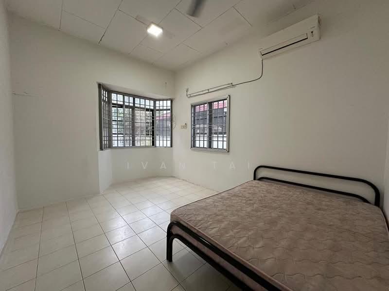 Taman Pakatan Jaya - 5