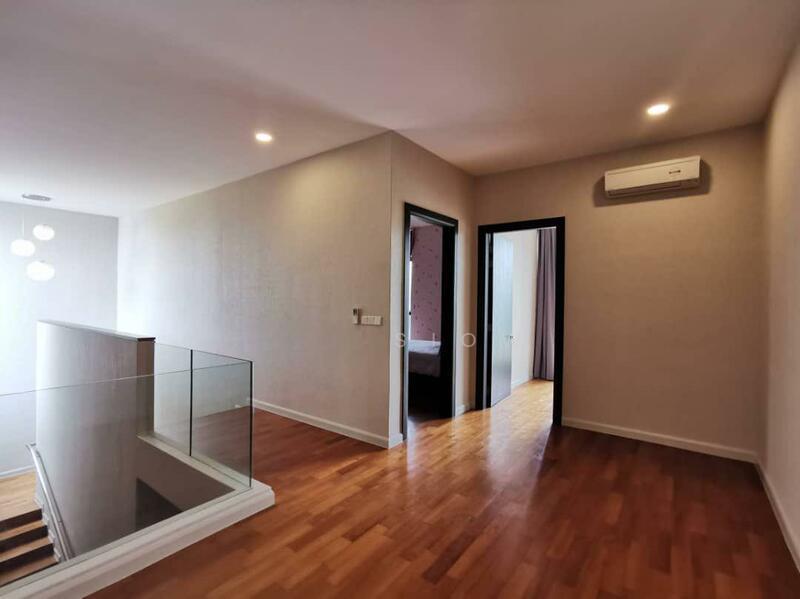 Noble Park Grand Pool Villas East Ledang - 4