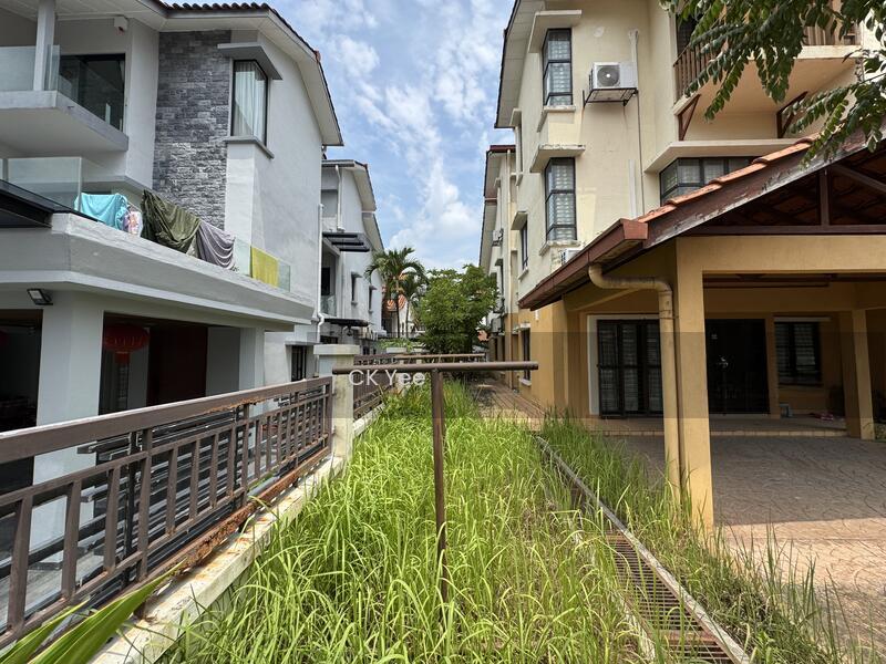 Seri Jalil @ Endlot With 10 Feet Side Land - 1