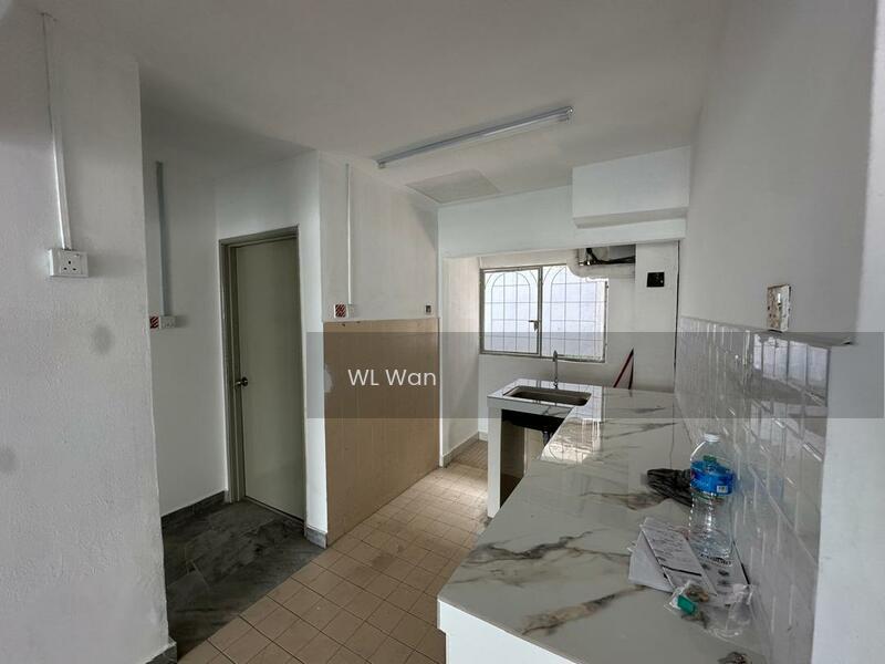 Lakeview Apartments - 4