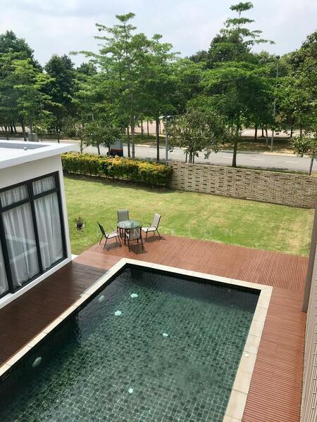 Noble Park Grand Pool Villas East Ledang - 4