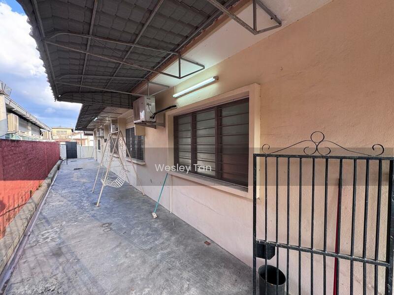 Ujong Pasir Freehold Single Storey Semi-D Taman Seaview - 3