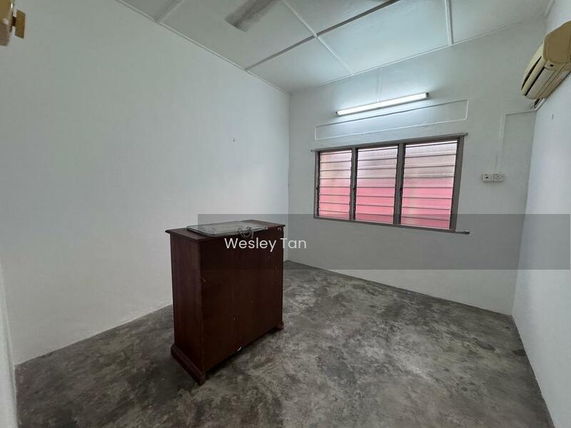 Ujong Pasir Freehold Single Storey Semi-D Taman Seaview - 4