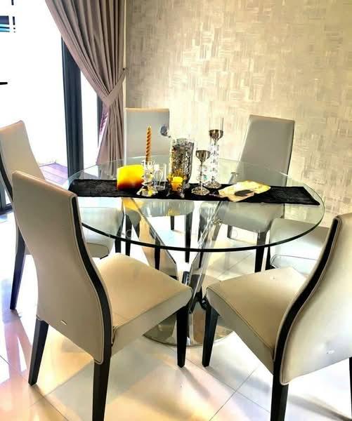 Avira Medini Iskandar - 4