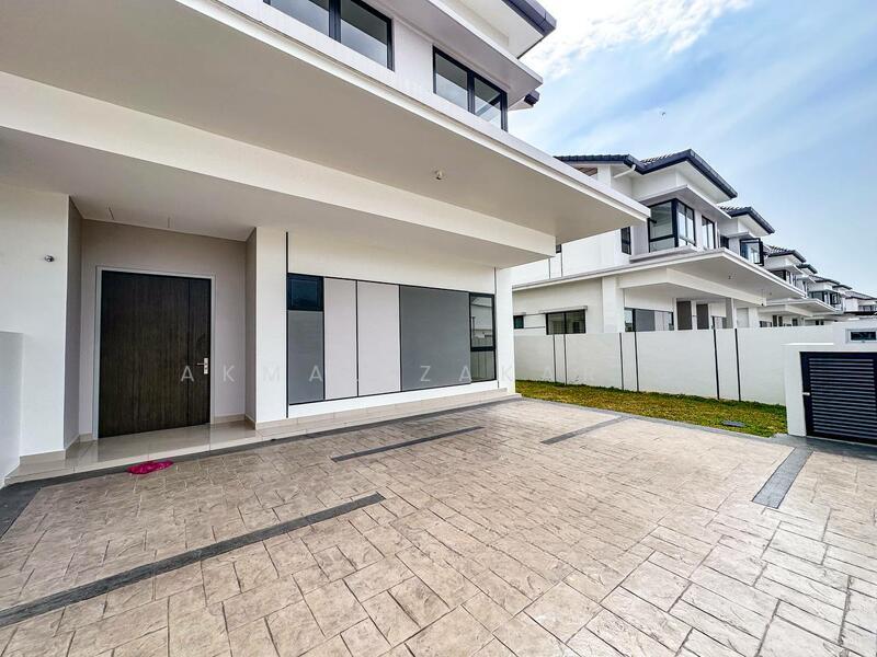 Facing Lake Double Storey Semi D House Sejati Lakeside 2 Cyberjaya - 2