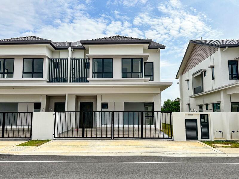 Facing Lake Double Storey Semi D House Sejati Lakeside 2 Cyberjaya - 1