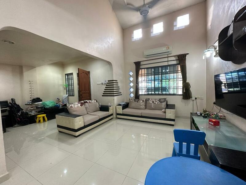 Taman Mutiara Rini Jalan Bakti 1.5 Storey Terrace House - 1