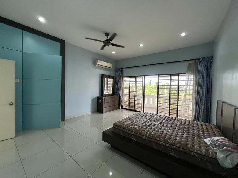 Semi-Detached House at Teluk Panglima Garang - 4