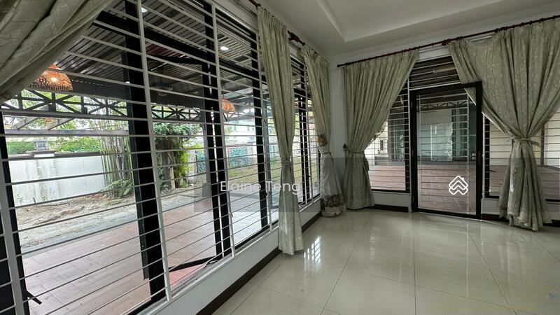 Fully Extended Corner Semi D for Sale - 1