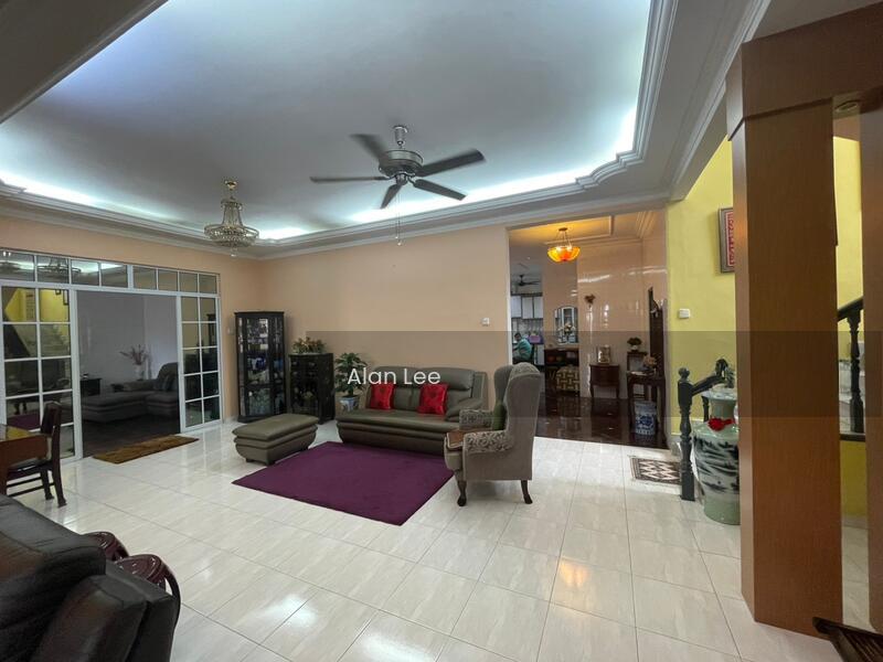 Bandar Tun Hussein Onn Bungalow House - 4