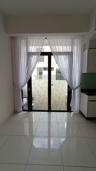 Avira Medini Iskandar - 3