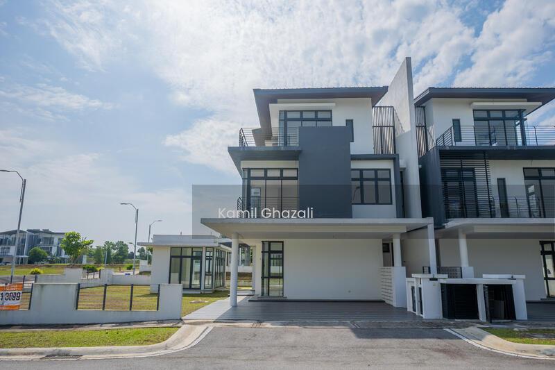 Corner Unit 2.5 Storey Semi-D Senna Residence, Presint 12 - 1