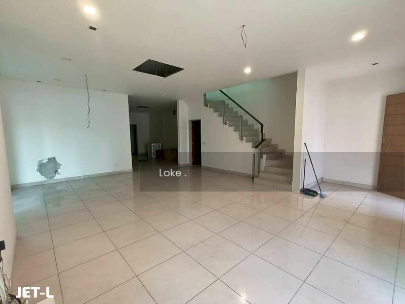 Semi-D house at Setia Damai - 2