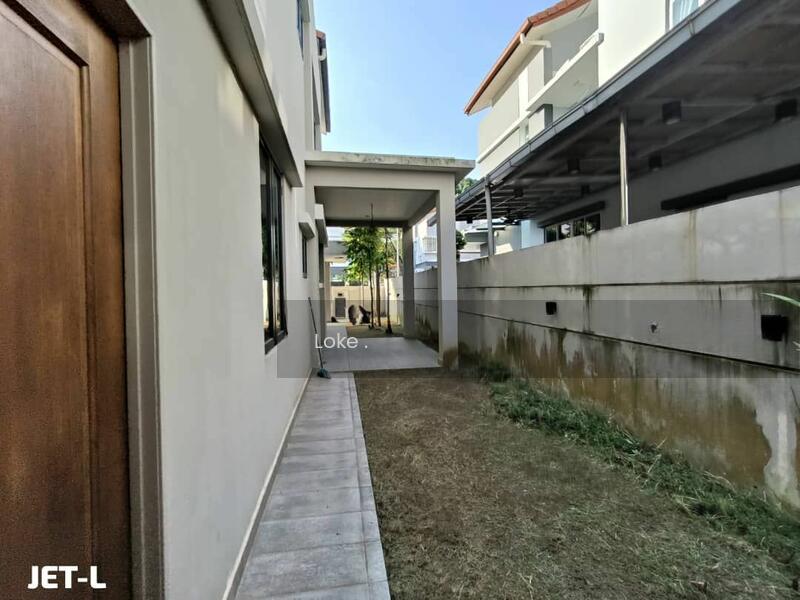 Semi-D house at Setia Damai - 1