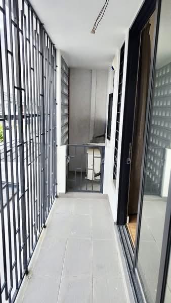 Elmina Green Three - 3