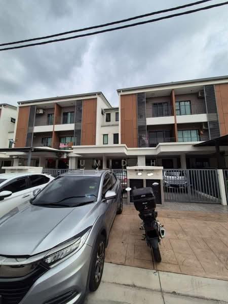 Elegan @ Taman Putra Perdana - 1