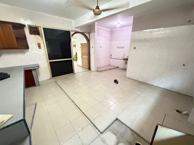 Desa 13, Bandar Country Homes, Rawang - 2