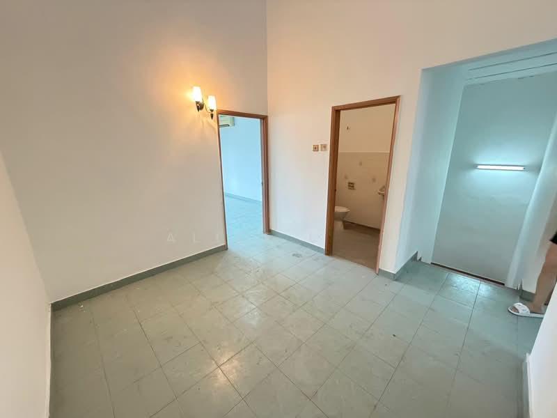 Desa 13, Bandar Country Homes, Rawang - 4