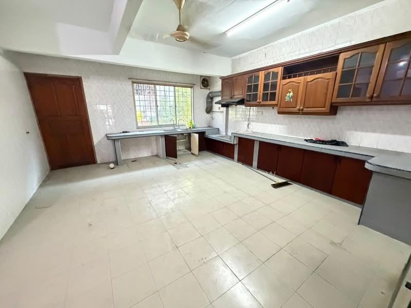Desa 13, Bandar Country Homes, Rawang - 3