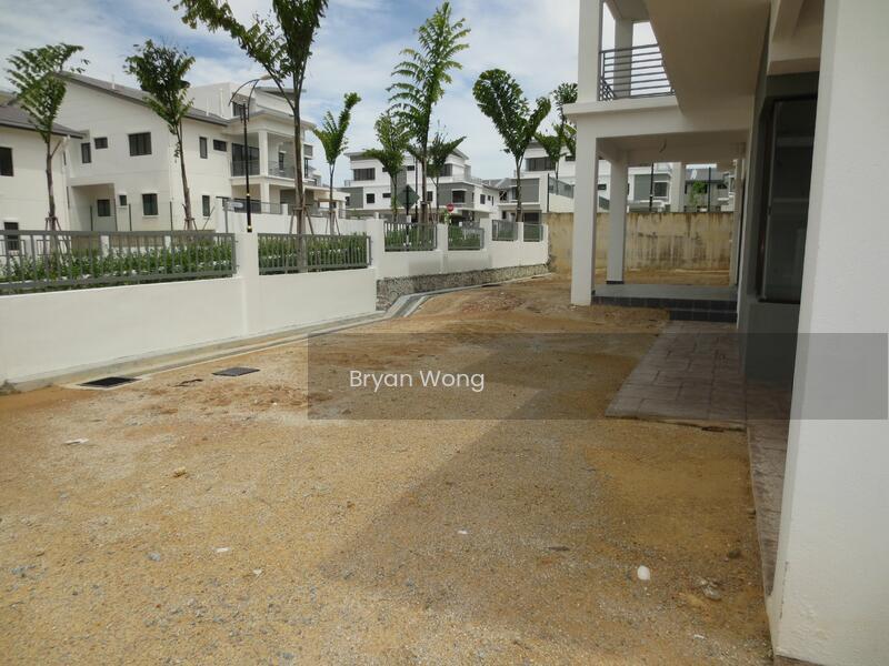 Semi-D house at Kajang - 5