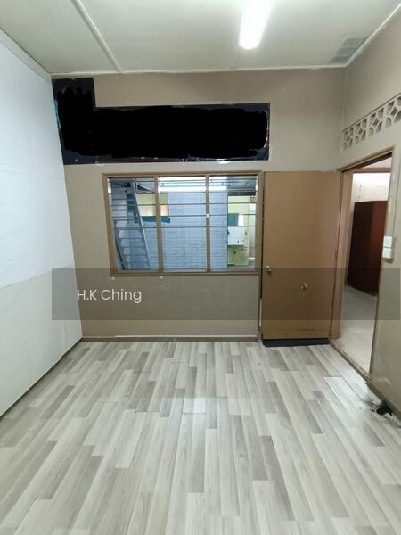 Freehold 22x70 1sty Terrace Happy Garden Selesa Kuchai Lama - 2