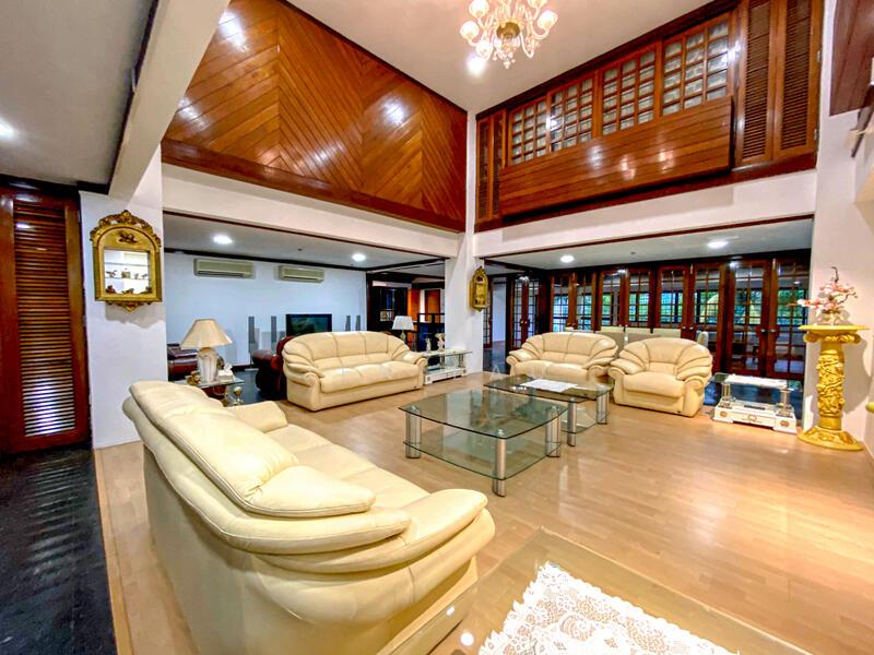 Charming Gem Gorgeous Beauty - 3