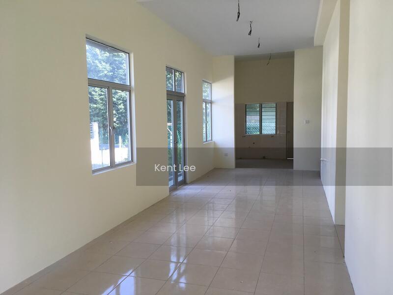 Direct PEMAJU FULL Loan+CASH Back 5K 20x64 4R2B FREEHOLD FREE SPA MOT Pulau Indah Port Klang - 4