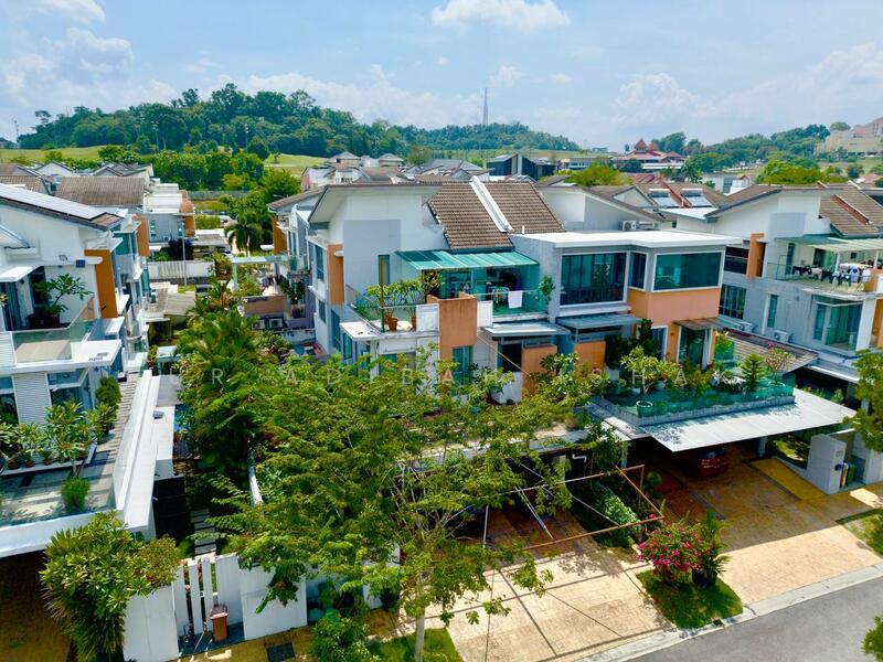 Semi-D Bangi Lakehill Villas fully renovated - 1