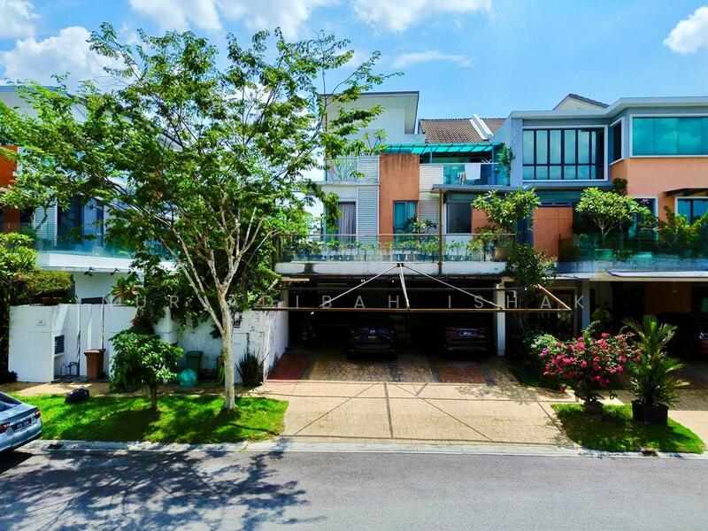 Semi-D Bangi Lakehill Villas fully renovated - 3