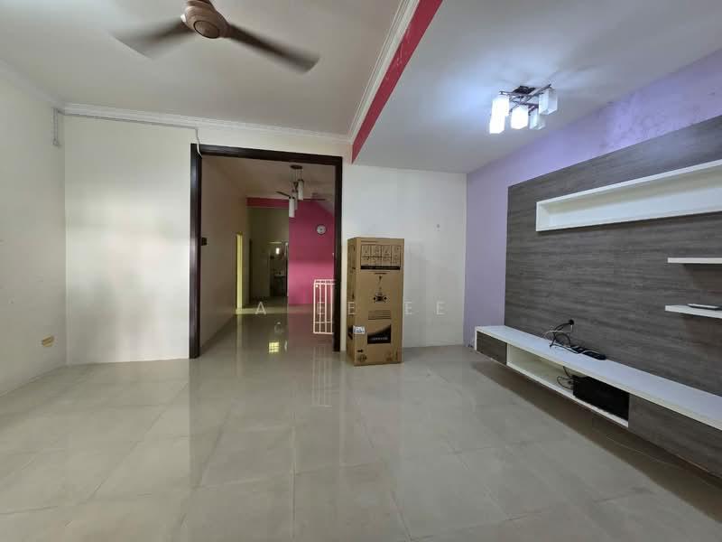 JALAN PERMAI ( GELUGOR ), 2/semi-D for sale , la 3025sf - 2