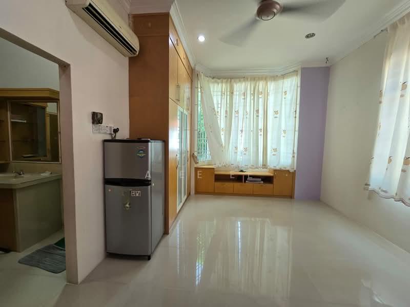 JALAN PERMAI ( GELUGOR ), 2/semi-D for sale , la 3025sf - 4